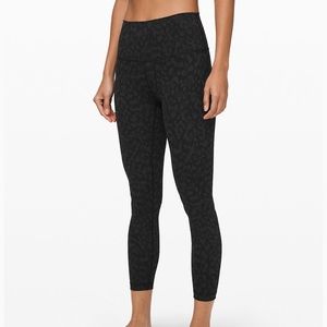 Lululemon Size 12 Wunder Under HR Tight 25”